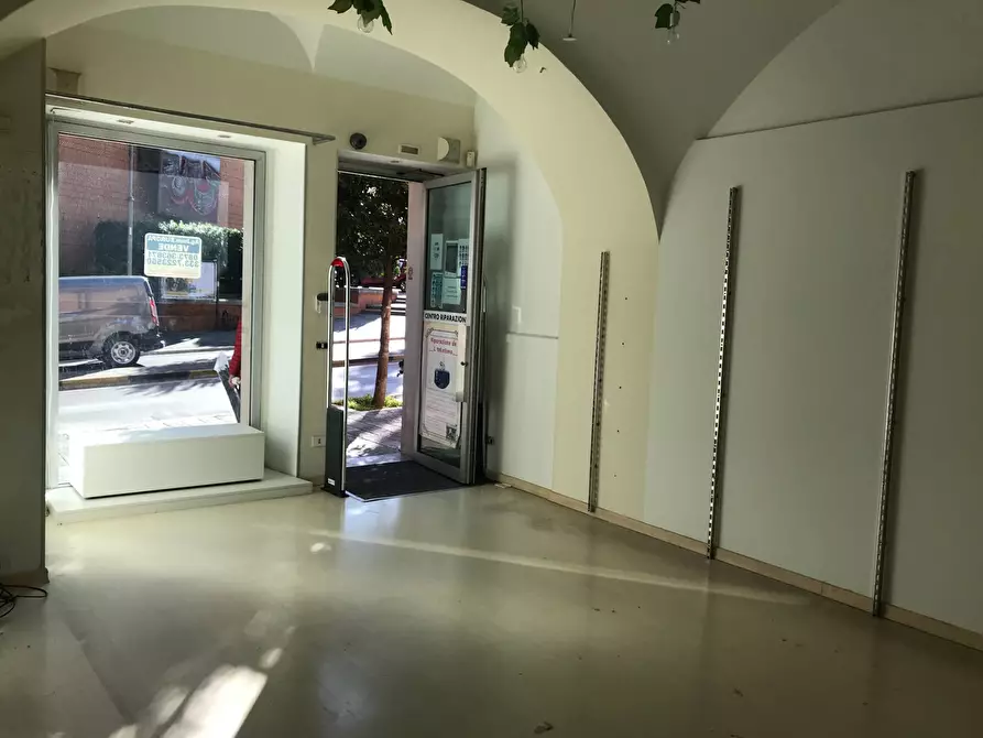 Immagine 3 di Locale commerciale in vendita  in CORSO GARIBALDI a Vasto