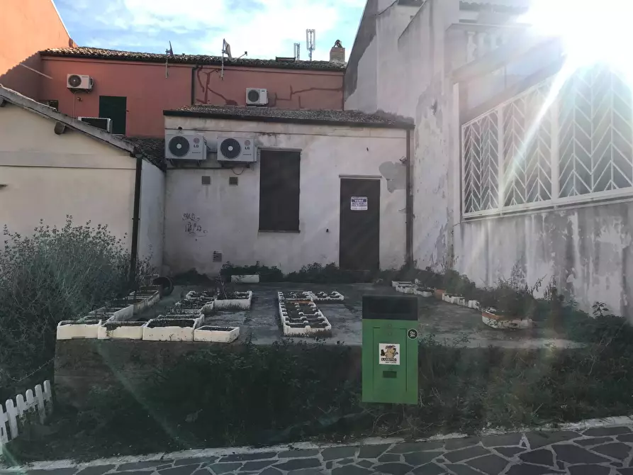 Immagine 10 di Locale commerciale in vendita  in CORSO GARIBALDI a Vasto