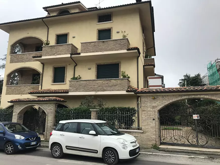 Immagine 4 di Villa in vendita  in VIA SILVIO PELLICO a Vasto
