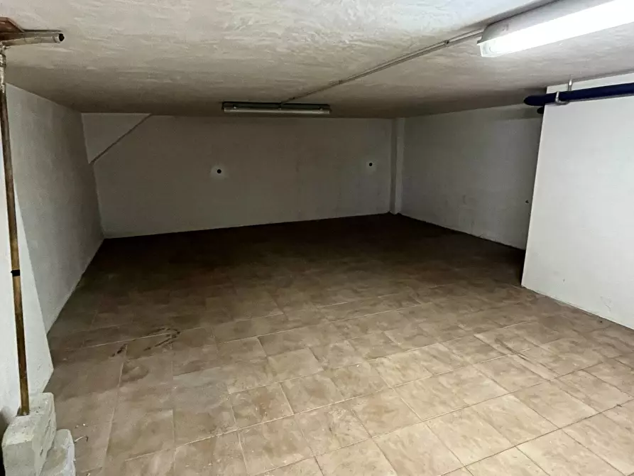 Immagine 3 di Magazzino in vendita  in CORSO EUROPA a Vasto