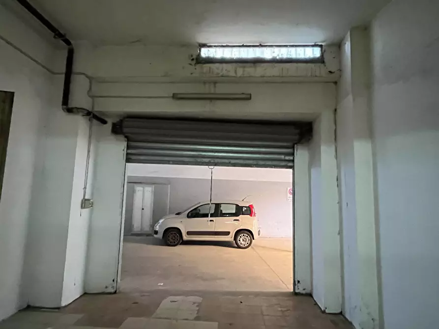 Immagine 6 di Magazzino in vendita  in CORSO EUROPA a Vasto