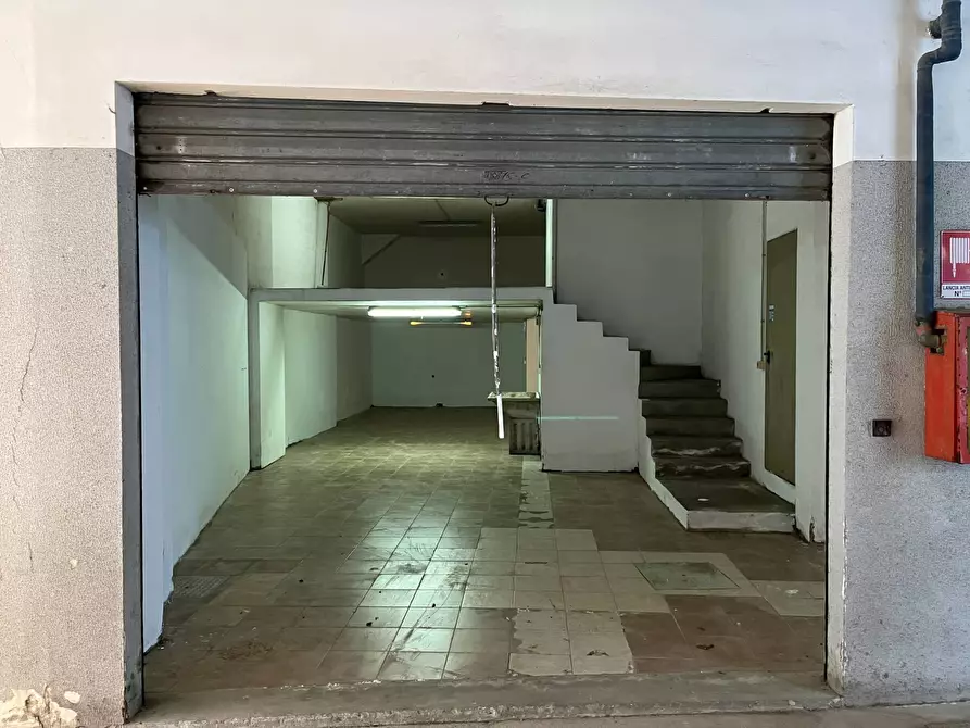 Immagine 7 di Magazzino in vendita  in CORSO EUROPA a Vasto