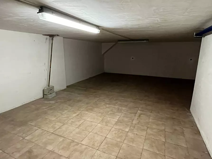Immagine 12 di Magazzino in vendita  in CORSO EUROPA a Vasto