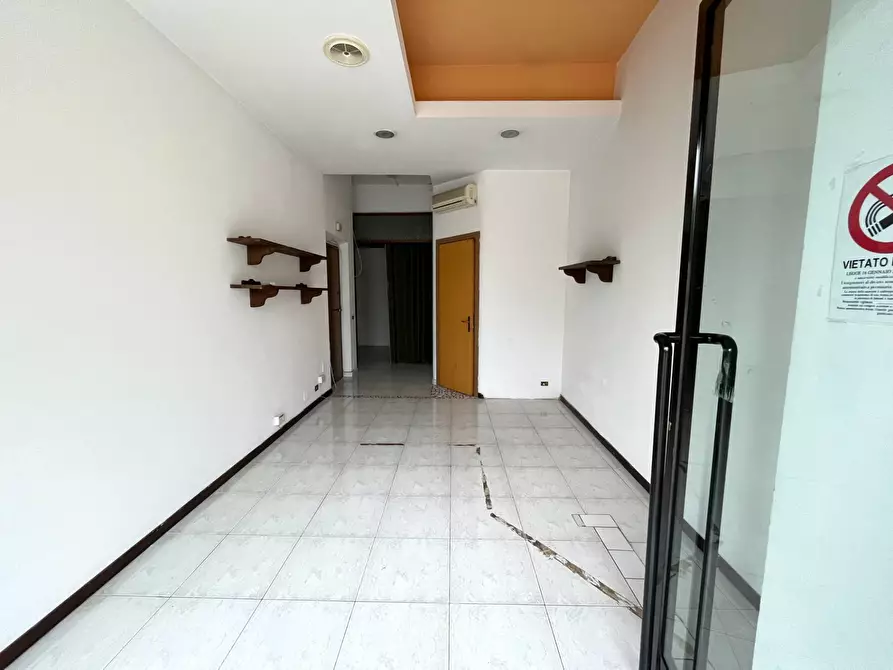 Immagine 3 di Locale commerciale in vendita  in CORSO EUROPA a Vasto