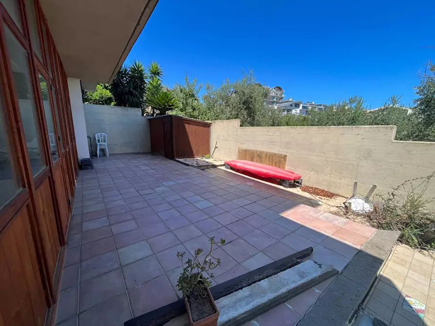 Immagine 23 di Villa in vendita  in VIA CARDONE a Vasto