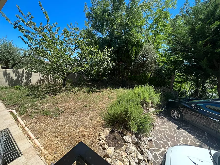 Immagine 25 di Villa in vendita  in VIA CARDONE a Vasto