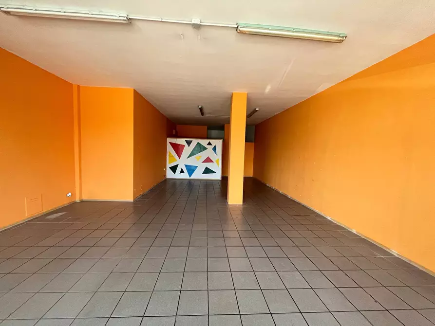 Immagine 4 di Locale commerciale in affitto  in CIRCONVALLAZIONE ISTONIENSE a Vasto