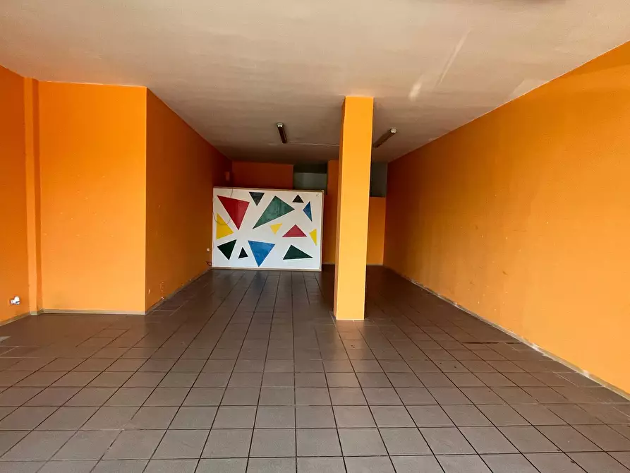 Immagine 5 di Locale commerciale in affitto  in CIRCONVALLAZIONE ISTONIENSE a Vasto