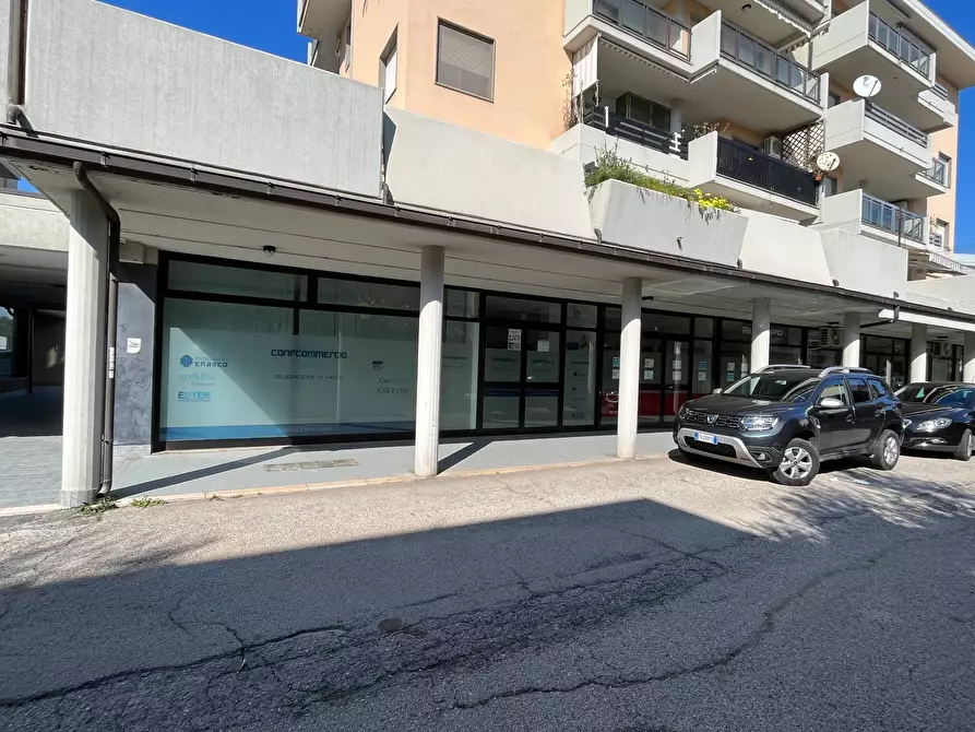 Immagine 3 di Locale commerciale in vendita  in VIA MADDALENA a Vasto