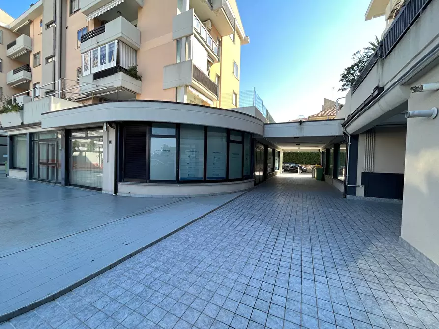 Immagine 7 di Locale commerciale in vendita  in VIA MADDALENA a Vasto