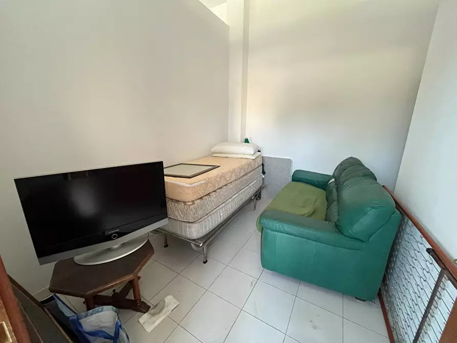 Immagine 7 di Locale commerciale in vendita  in PIAZZA ABRUZZO a San Salvo