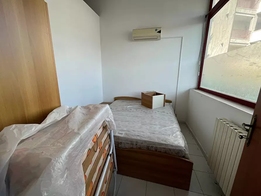 Immagine 8 di Locale commerciale in vendita  in PIAZZA ABRUZZO a San Salvo