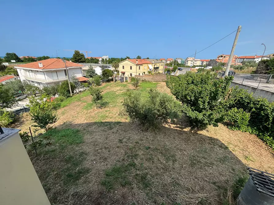Immagine 10 di Villa in vendita  in VIA MONTEVECCHIO a Vasto