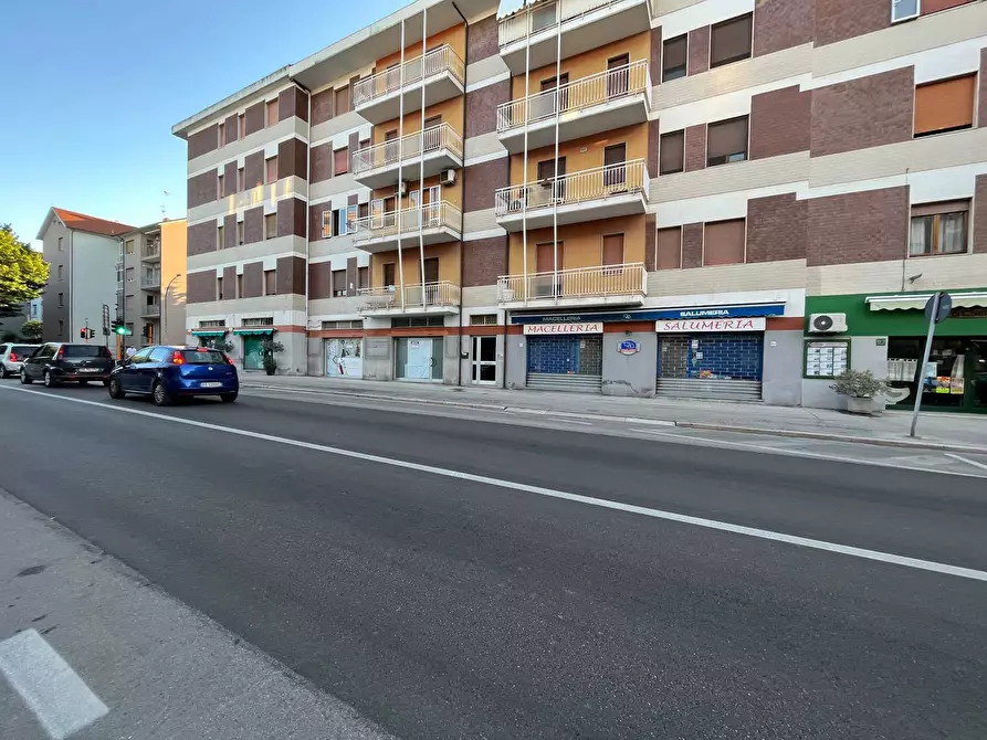 Immagine 8 di Locale commerciale in affitto  in VIA CICCARONE a Vasto