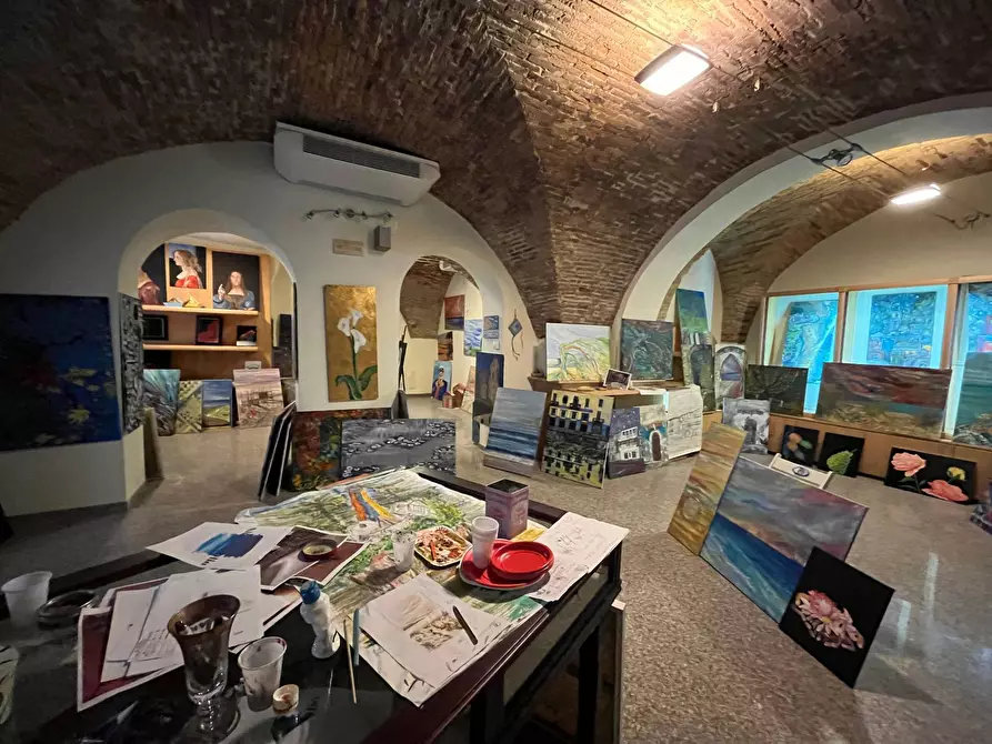 Immagine 14 di Locale commerciale in affitto  in VIA VESCOVADO a Vasto