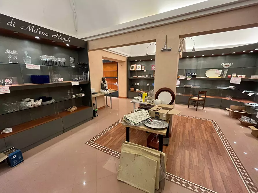 Immagine 6 di Locale commerciale in affitto  in VIA VESCOVADO a Vasto