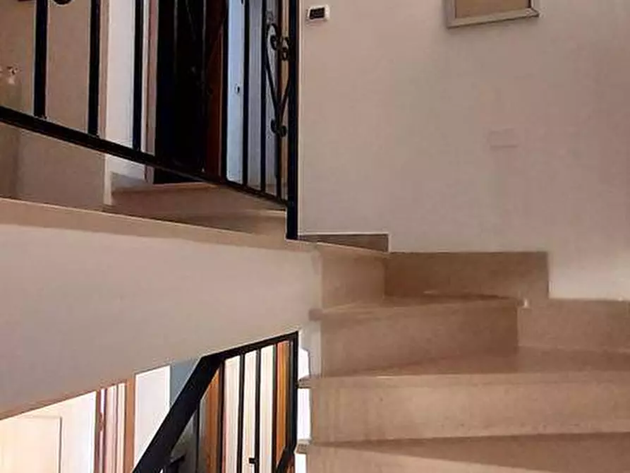 Immagine 9 di Casa semindipendente in affitto  in VIA UMBERTO I a Carunchio