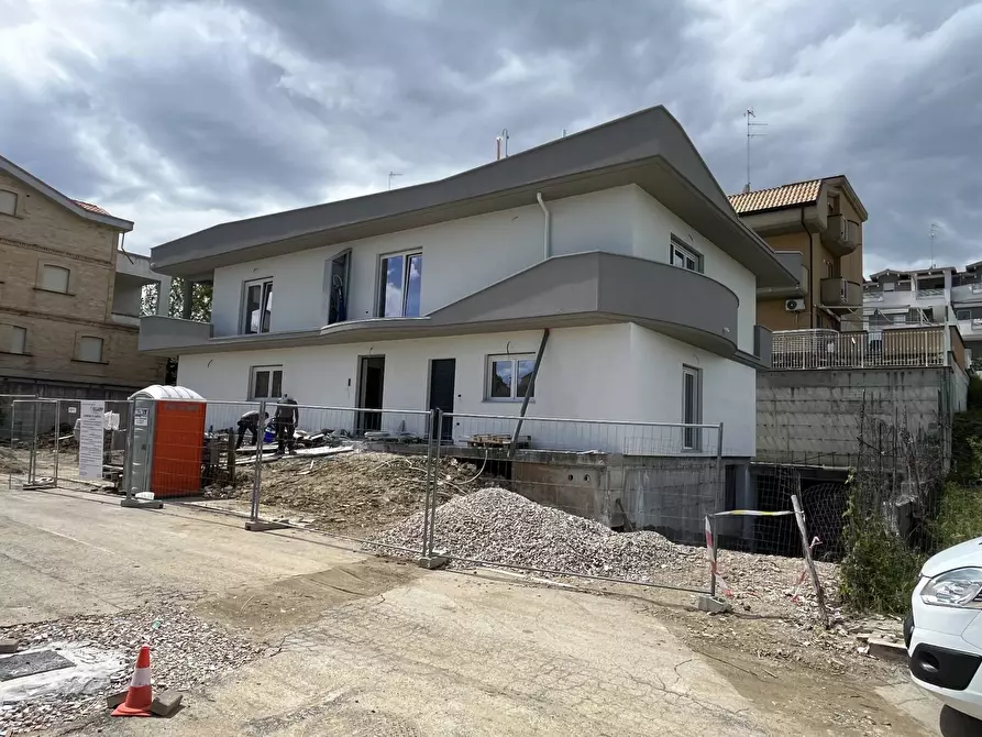 Immagine 30 di Appartamento in vendita  in VIA DON FELICE PICCIRILLI a Vasto