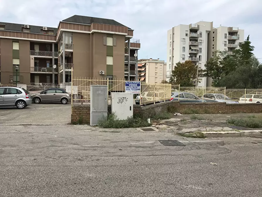 Immagine 1 di Box auto in vendita  in VIA DE GASPERI a Vasto