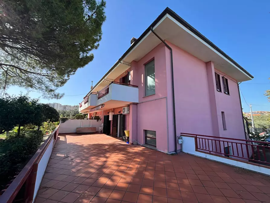 Immagine 28 di Villa in vendita  in via San Sisto a Vasto