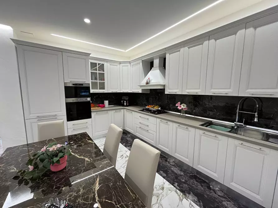 Immagine 7 di Appartamento in vendita  in VIA SPATARO a Vasto