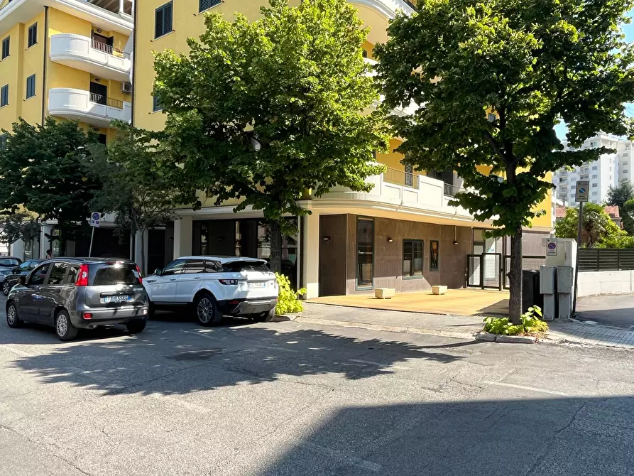 Immagine 5 di Locale commerciale in vendita  in VIA MARCO POLO a Vasto