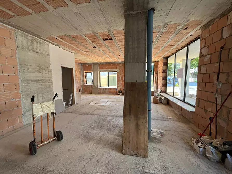 Immagine 8 di Locale commerciale in vendita  in VIA MARCO POLO a Vasto