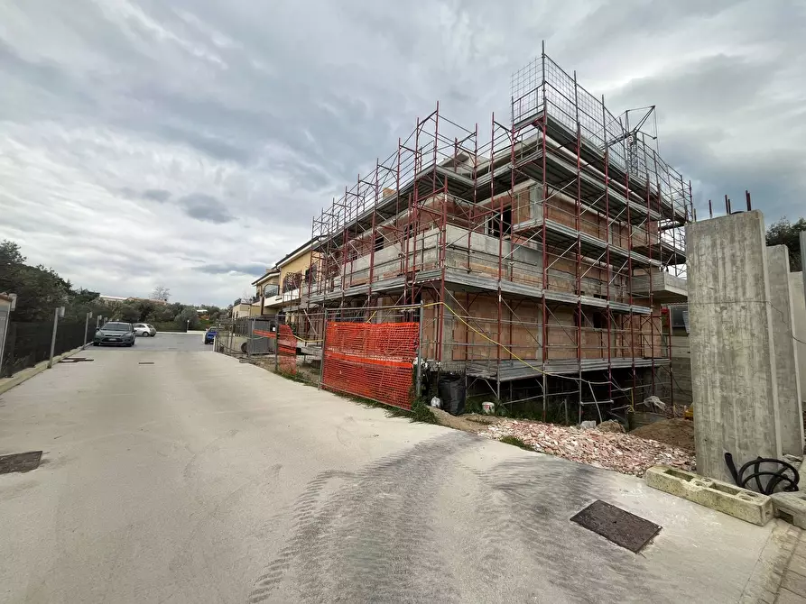 Immagine 1 di Casa indipendente in vendita  in VIA PIETRA a Vasto