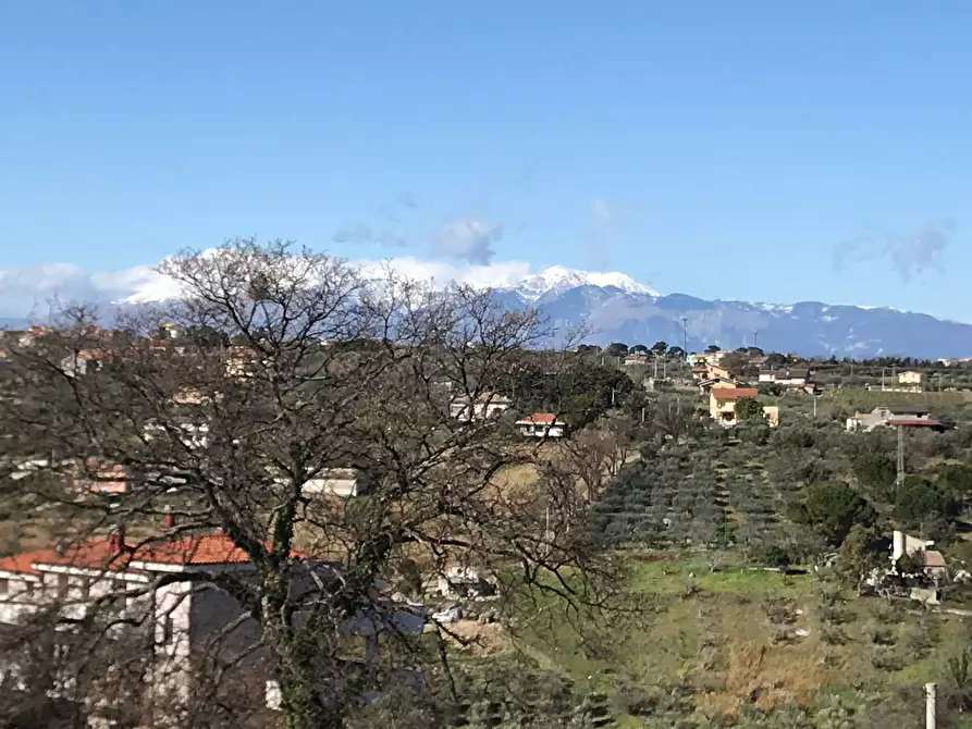 Immagine 3 di Casa indipendente in vendita  in VIA PIETRA a Vasto