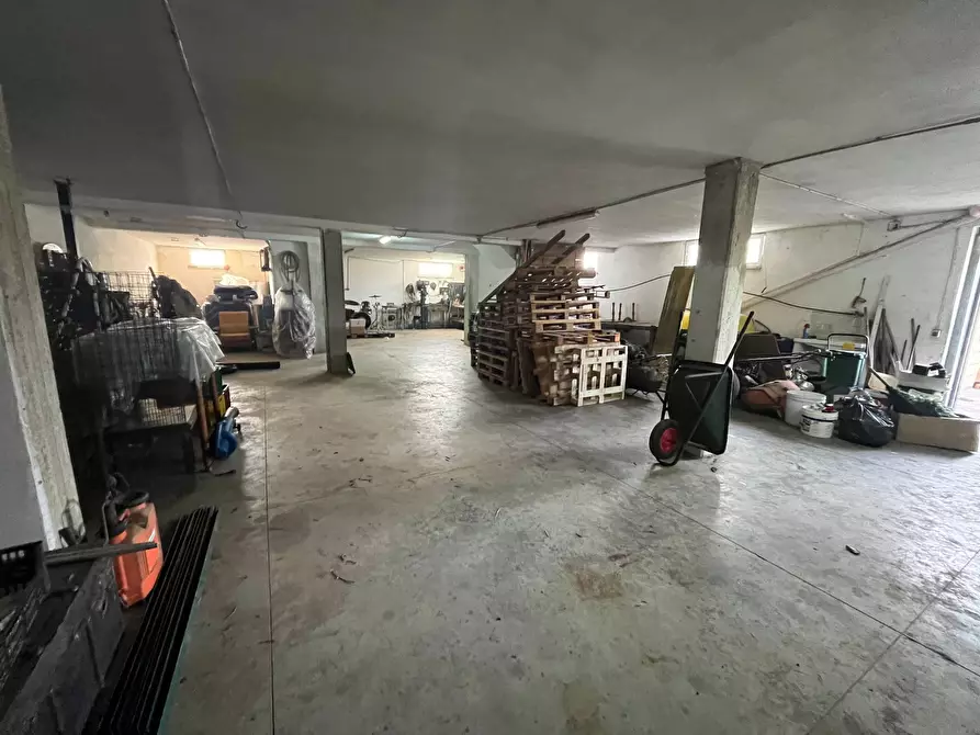 Immagine 9 di Villa in vendita  in VIA OSCA a Vasto