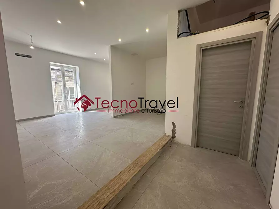 Immagine 1 di Appartamento in vendita  in via cappella a Bacoli