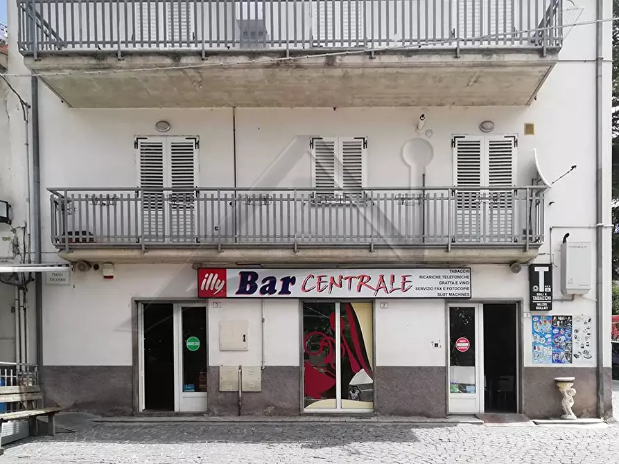 Immagine 2 di Locale commerciale in vendita  in Piazza Duomo a L'aquila