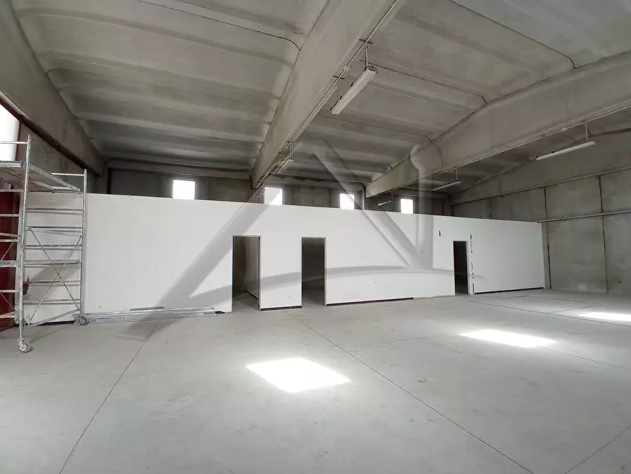 Immagine 22 di Capannone industriale in affitto  in Starda Statale 17 a L'aquila