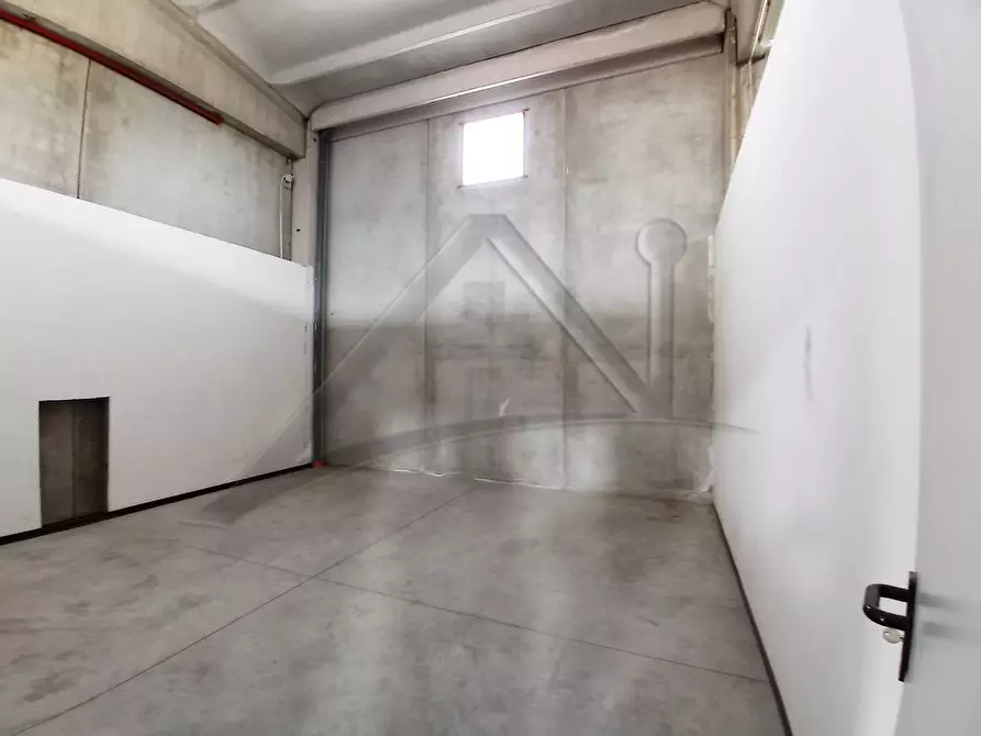 Immagine 23 di Capannone industriale in affitto  in Starda Statale 17 a L'aquila