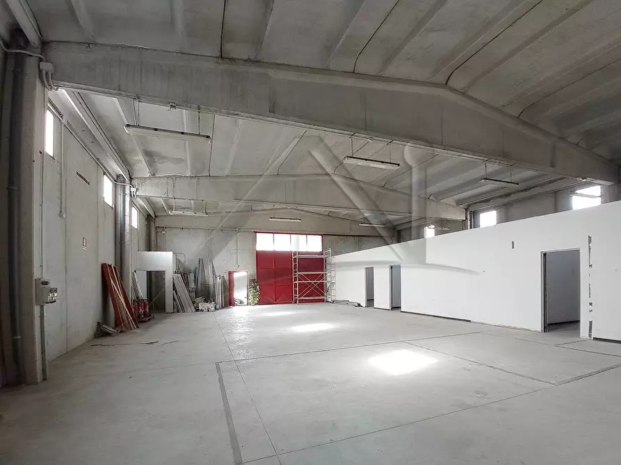 Immagine 28 di Capannone industriale in affitto  in Starda Statale 17 a L'aquila