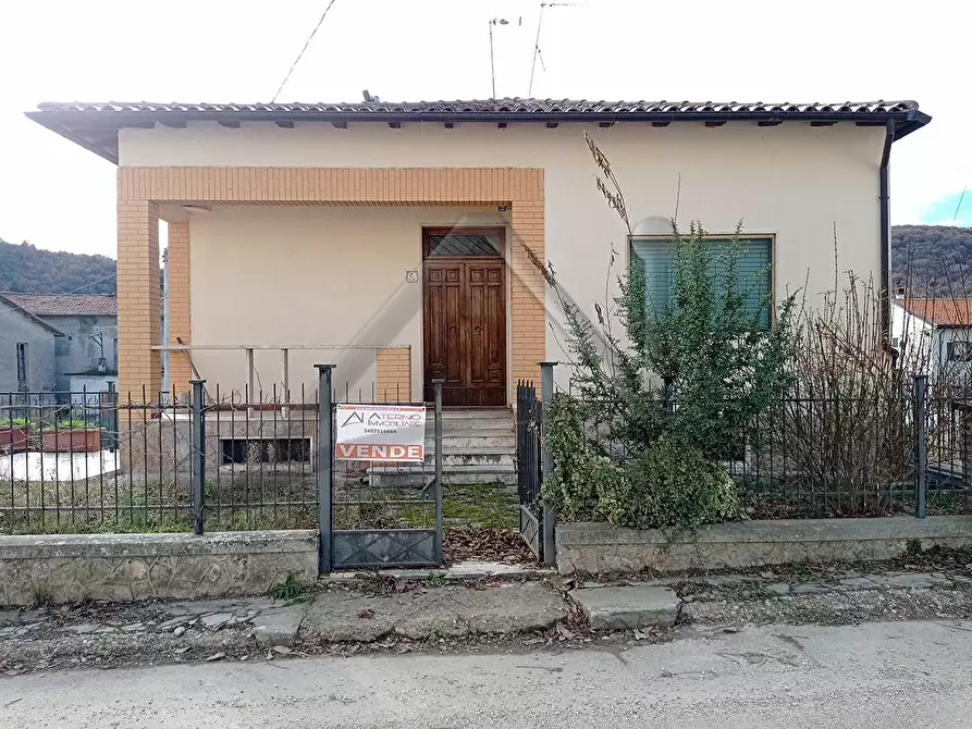 Immagine 2 di Casa indipendente in vendita  in Via Roma a Prata D'ansidonia
