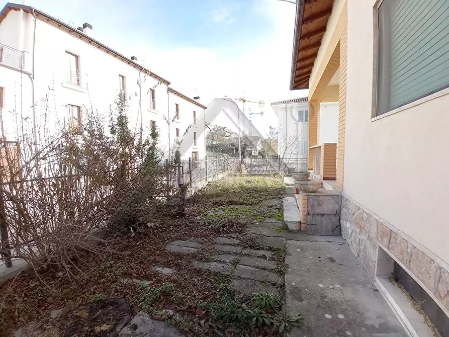 Immagine 30 di Casa indipendente in vendita  in Via Roma a Prata D'ansidonia