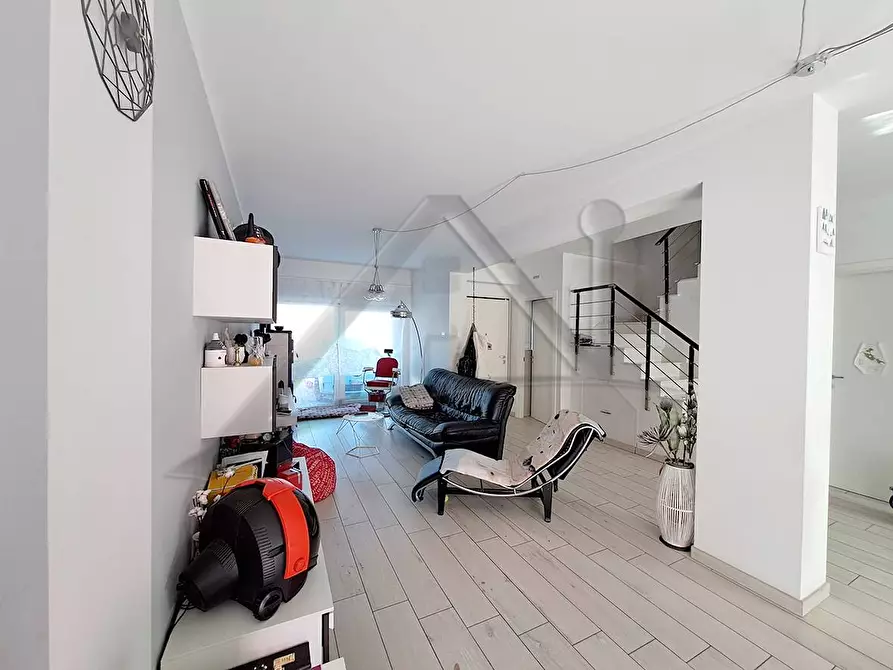 Immagine 9 di Villetta a schiera in vendita  in Via Del Calvario a San Demetrio Ne' Vestini