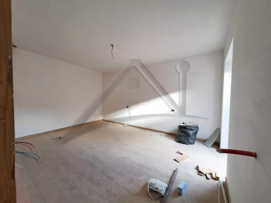 Immagine 15 di Appartamento in vendita  in Via della Piega a Sant'eusanio Forconese