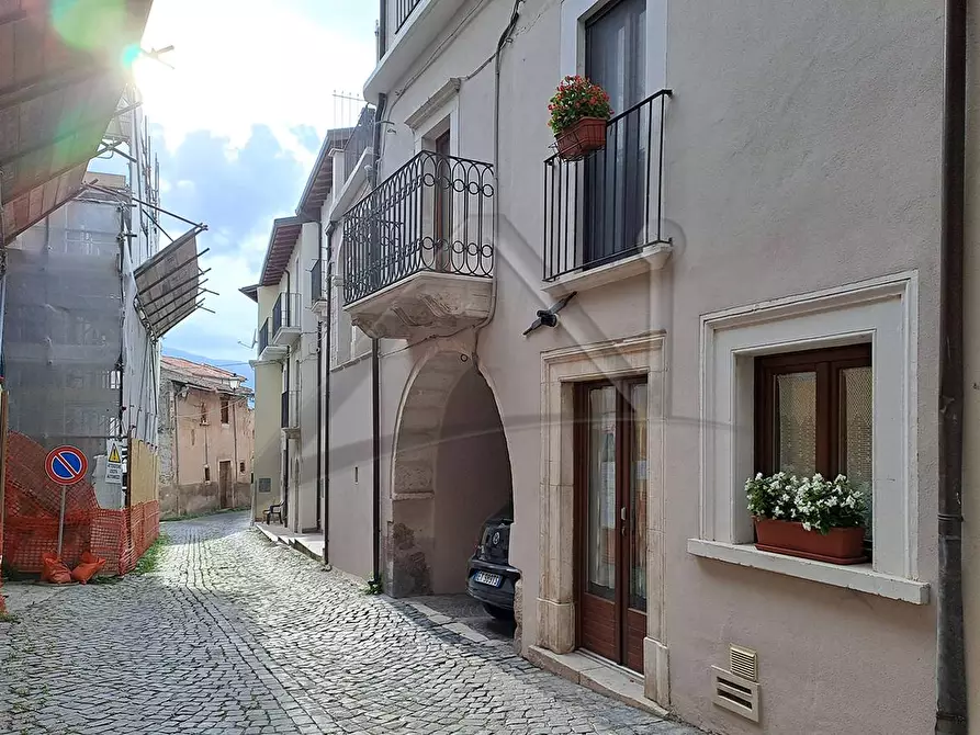 Immagine 2 di Casa indipendente in vendita  in Via Colle a San Demetrio Ne' Vestini