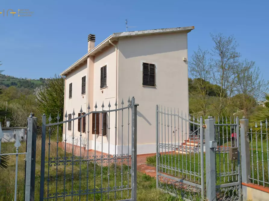 Immagine 4 di Casa indipendente in vendita  in contrada Menocchia a Montefiore Dell'aso