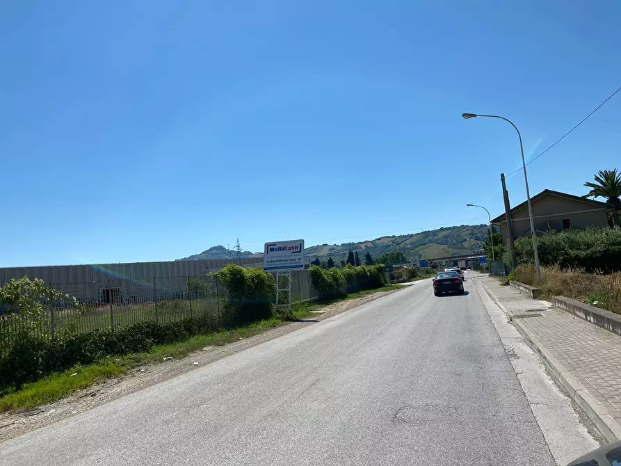 Immagine 3 di Terreno industriale in vendita  a Monsampolo Del Tronto