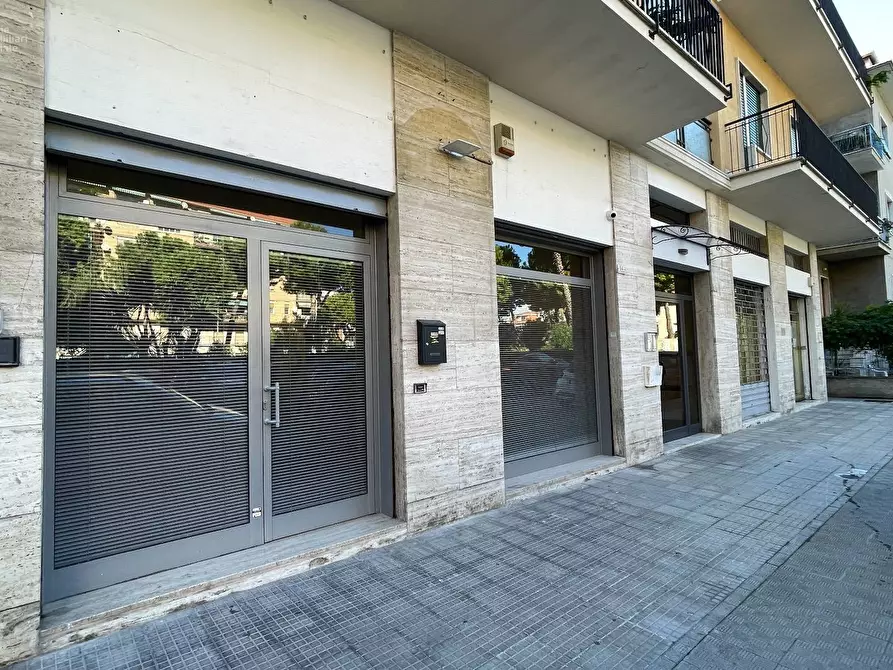 Immagine 1 di Locale commerciale in vendita  in Via Formentini a San Benedetto Del Tronto