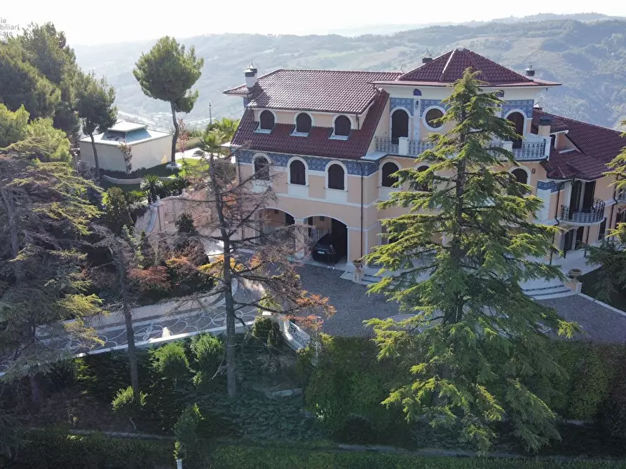 Immagine 26 di Villa in vendita  in Strada Provinciale Cuprense  (Contrada cabiano 19) a Ripatransone