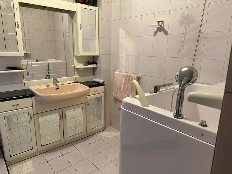 Immagine 23 di Appartamento in vendita  in Via Curzi a San Benedetto Del Tronto