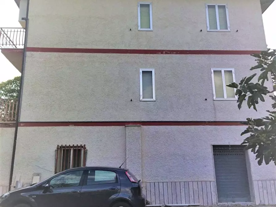 Immagine 5 di Rustico / casale in vendita  in Via Roma a Castel Di Lama