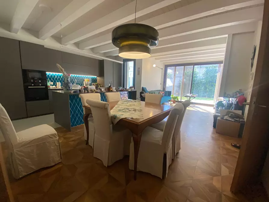 Immagine 2 di Villa in vendita  in Zona Centrale a San Benedetto Del Tronto