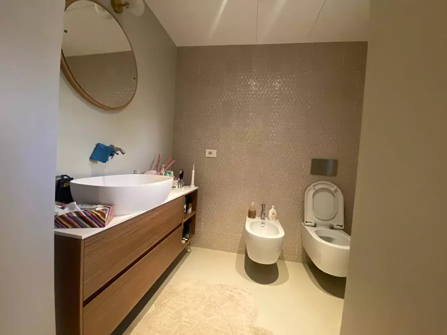 Immagine 11 di Villa in vendita  in Zona Centrale a San Benedetto Del Tronto