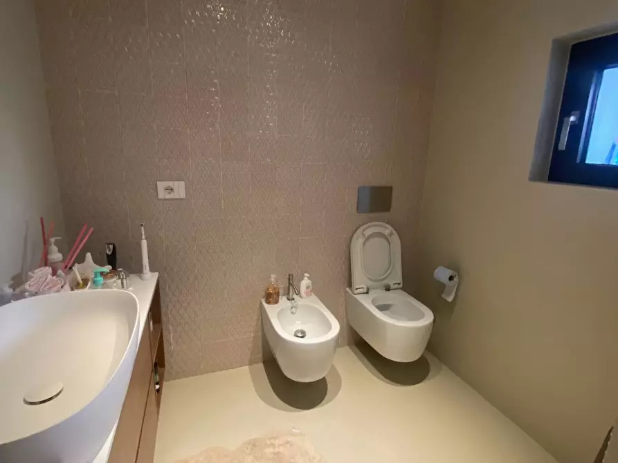 Immagine 12 di Villa in vendita  in Zona Centrale a San Benedetto Del Tronto