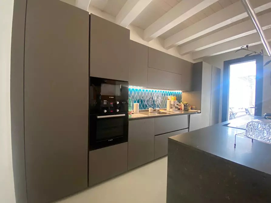 Immagine 8 di Villa in vendita  in Zona Centrale a San Benedetto Del Tronto